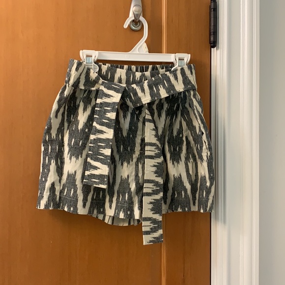 tie in front shorts - Picture 3 of 3